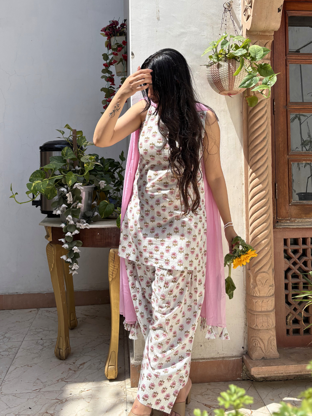 White Keyhole Short Kurta & Farshi Shalwar Set | JOVI India