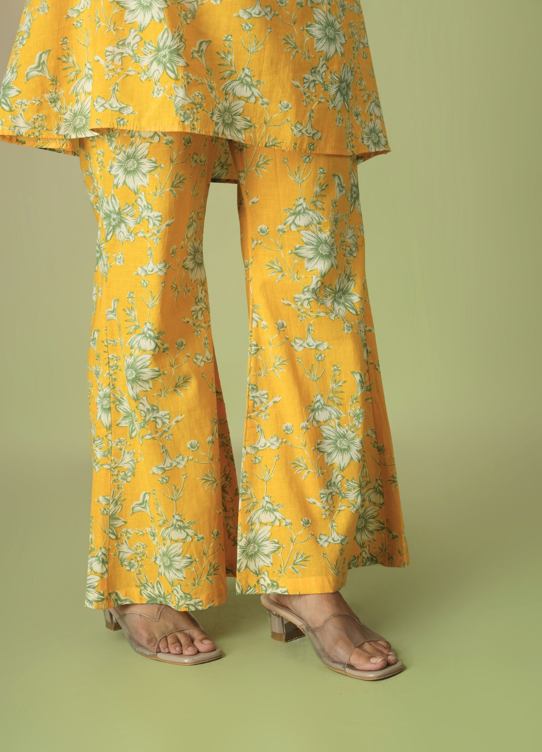 Yellow Sleeveless Kurta with Flared Pants | JOVI India