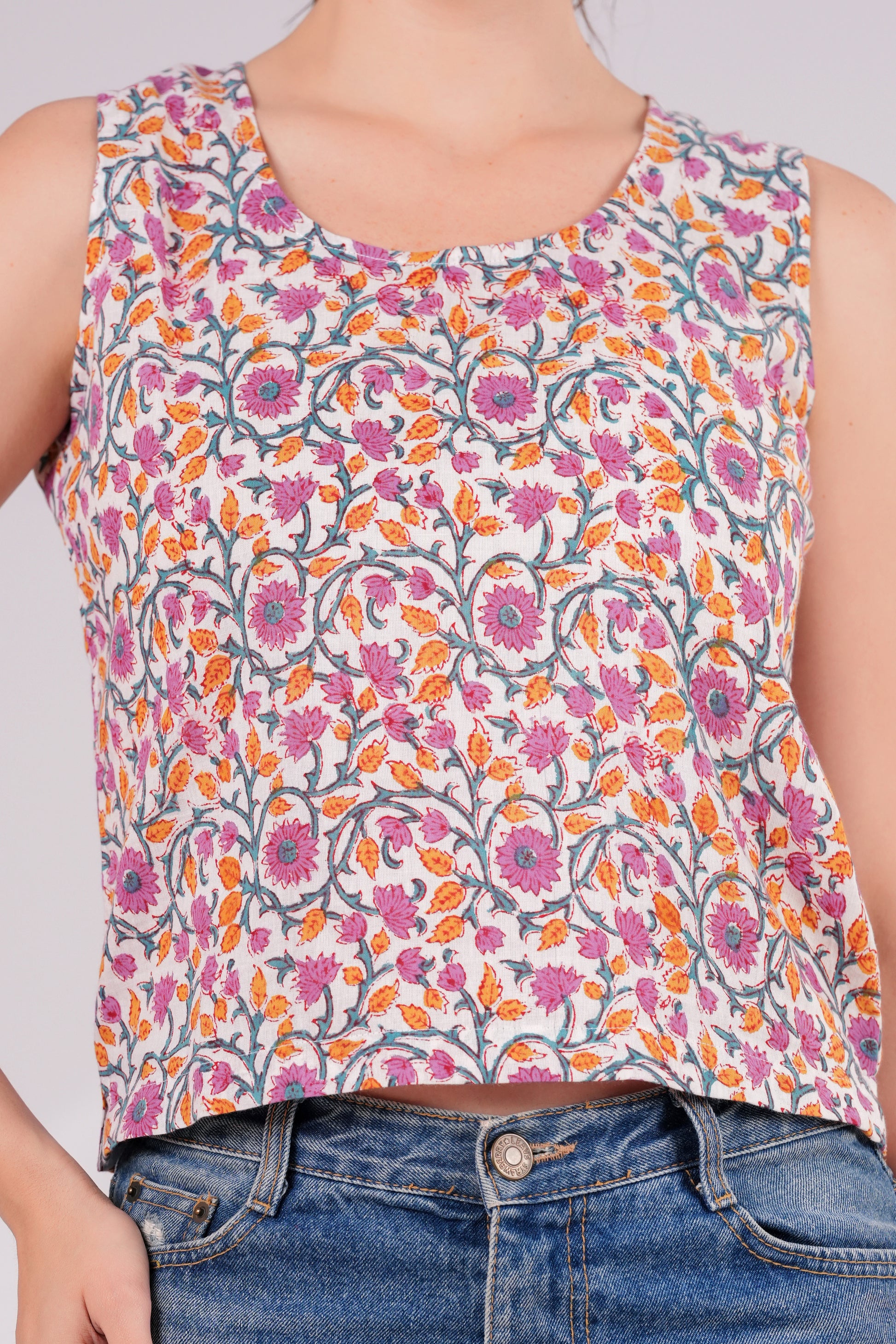 White Floral Key Hole Crop Top | JOVI India