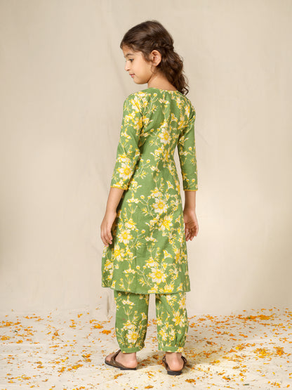 Jiyara Green Printed Kurta with Gathered Pant