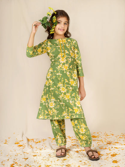 Jiyara Green Printed Kurta with Gathered Pant