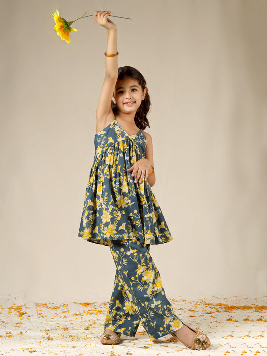 Jiyara Teal Blue Strappy Co-ord Set | Jovi Fashion India