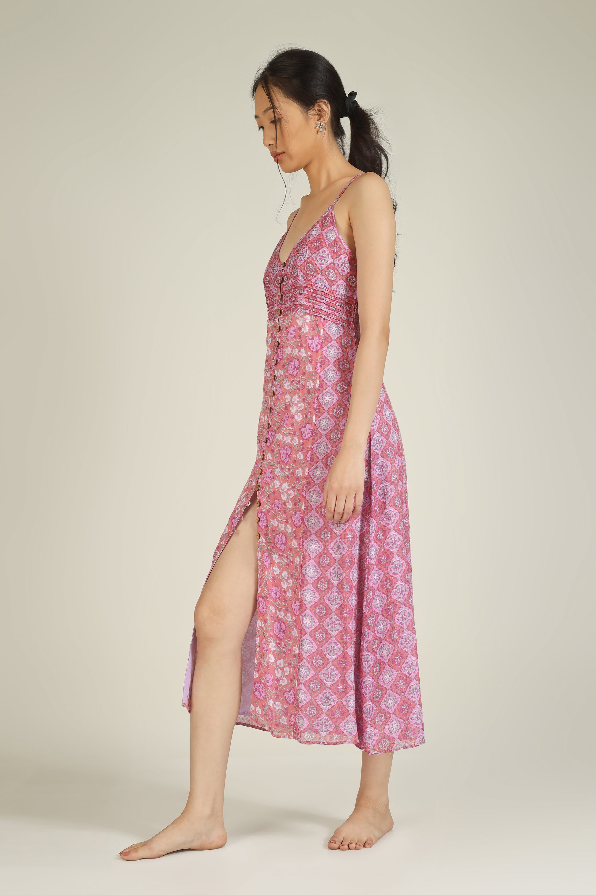 Shop Best Pink Strappy Waist Pleated A-line Dress for Women Online Order Now at JOVI India Shop Best Pink Strappy Waist Pleated A-line Dress for Women Online Order Now at JOVI India
