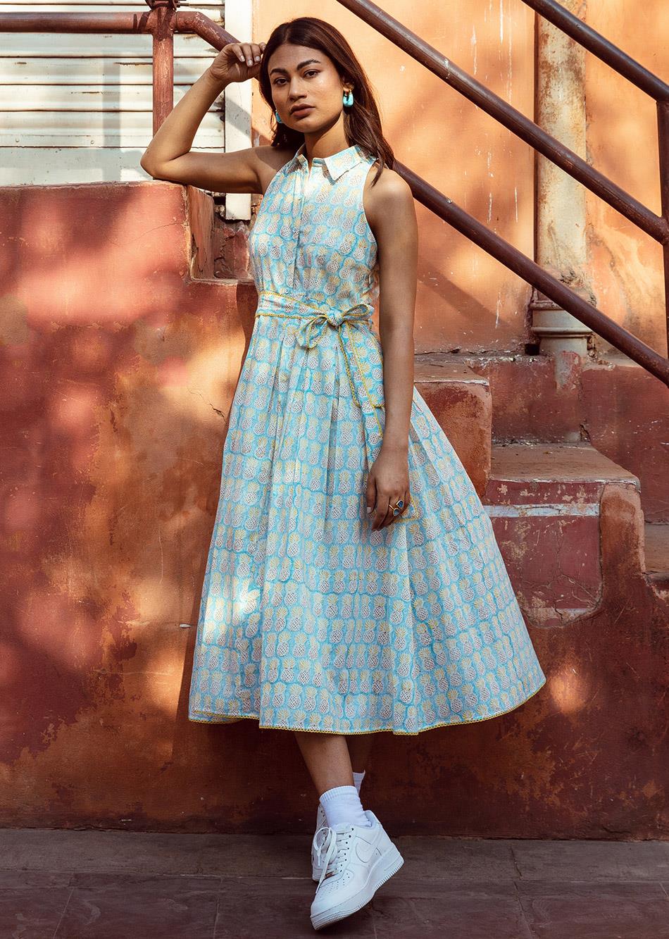 Blue Halter Collar Neck Dress 2XL Blue Halter Collar Neck Dress 2XL