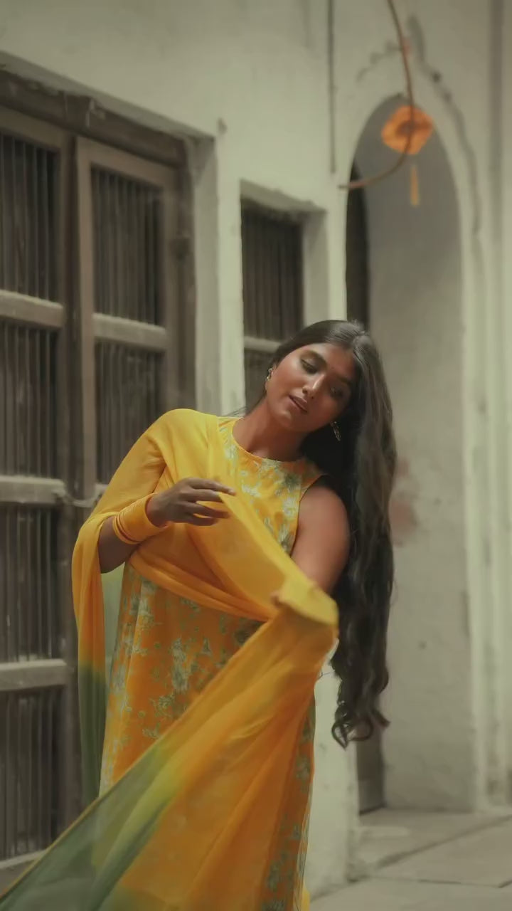 Yellow Sleeveless Kurta with Flared Pants | JOVI India